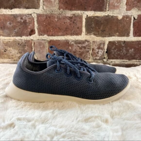 Men’s Allbirds Wool Runners Sneakers In Blue with White Soles Sz 10 - Picture 1 of 8